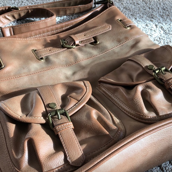 Tan boutique crossbody - Picture 2 of 5